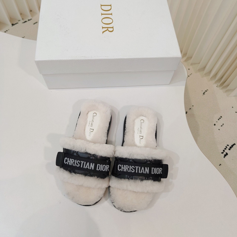 ch**an D*or slippers